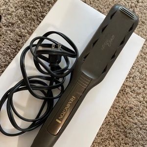 Remington Wet2Straight hair straightener